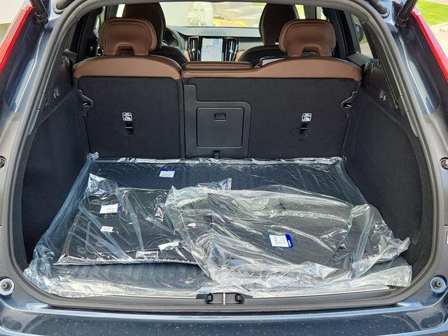new 2025 Volvo XC60 car, priced at $55,765