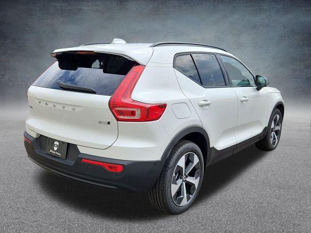 new 2026 Volvo XC40 car