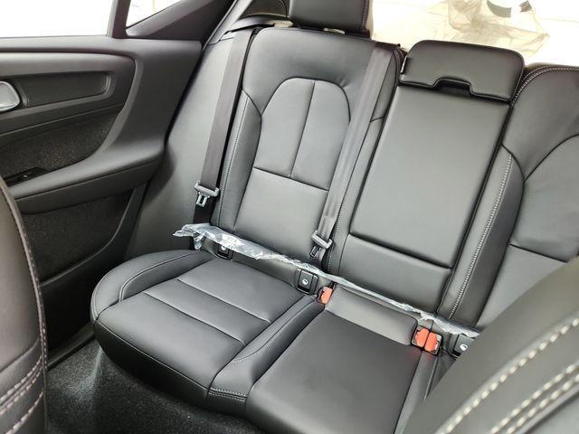 new 2026 Volvo XC40 car