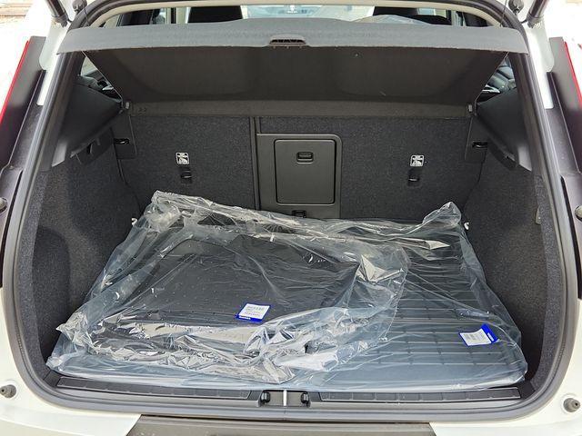 new 2026 Volvo XC40 car