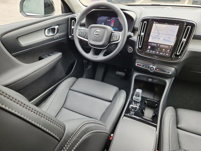 new 2026 Volvo XC40 car