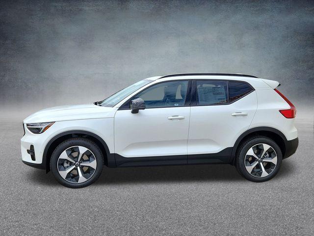 new 2026 Volvo XC40 car