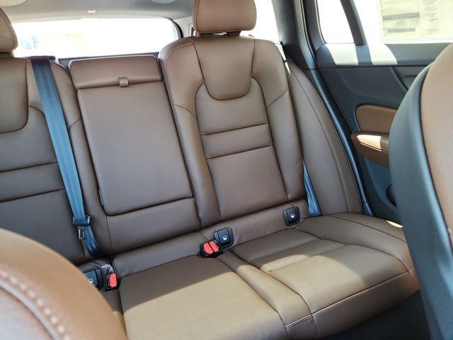 new 2026 Volvo V60 Cross Country car