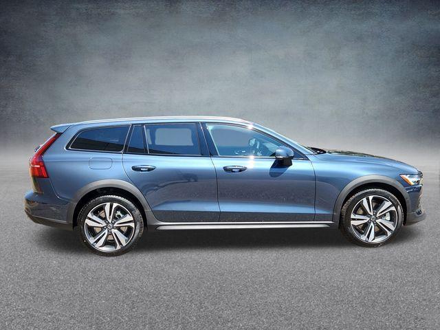 new 2026 Volvo V60 Cross Country car