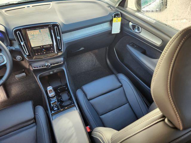 new 2026 Volvo XC40 car