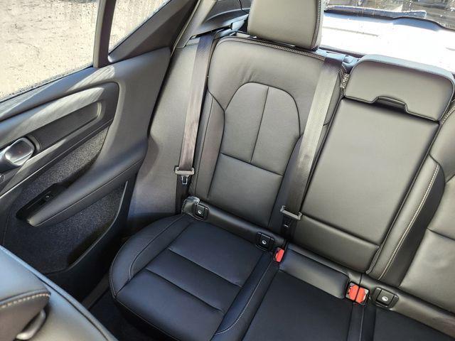 new 2026 Volvo XC40 car