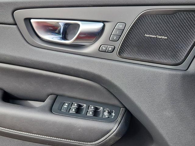 new 2025 Volvo XC60 car, priced at $63,115