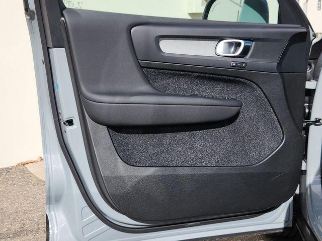 used 2025 Volvo XC40 car, priced at $36,350
