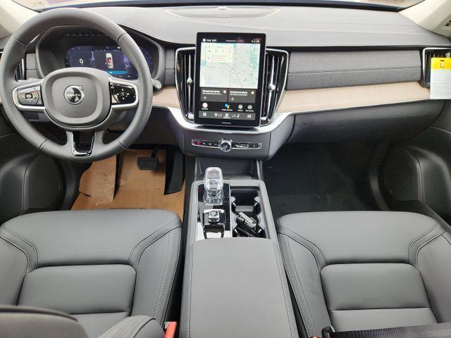 new 2025 Volvo XC90 car, priced at $69,155