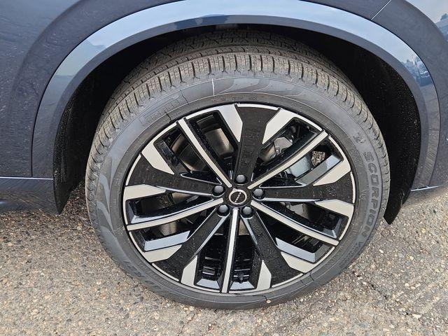 new 2025 Volvo XC90 car, priced at $69,155