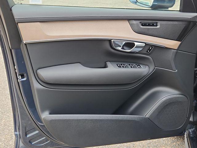 new 2025 Volvo XC90 car, priced at $66,155