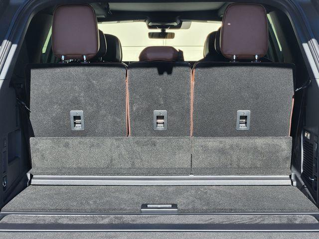 new 2025 Lincoln Navigator car, priced at $101,360