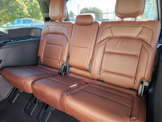 new 2025 Lincoln Navigator car, priced at $101,360