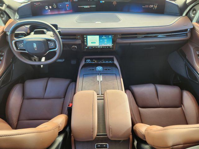 new 2025 Lincoln Navigator car, priced at $101,360