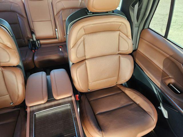 new 2025 Lincoln Navigator car, priced at $101,360