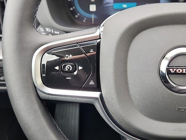 new 2025 Volvo XC60 car