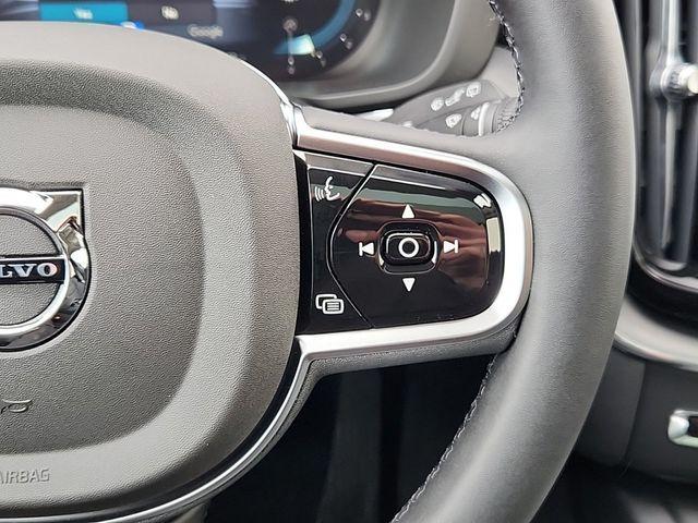 new 2025 Volvo XC60 car