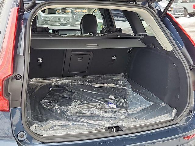 new 2025 Volvo XC60 car