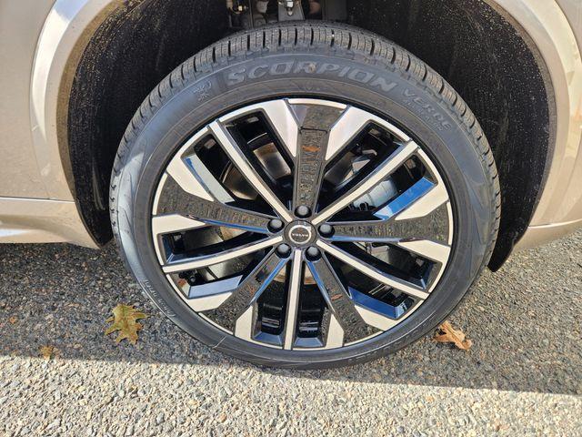 new 2026 Volvo XC90 Plug-In Hybrid car