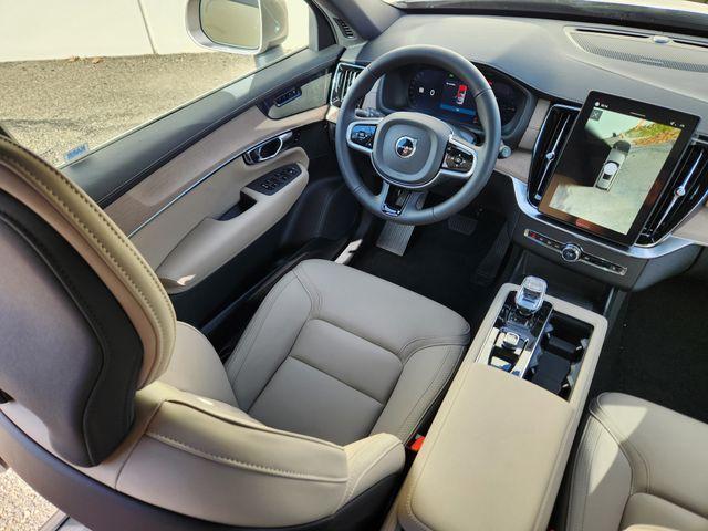 new 2026 Volvo XC90 Plug-In Hybrid car