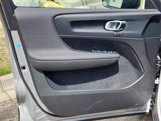 new 2025 Volvo EX40 car, priced at $54,545