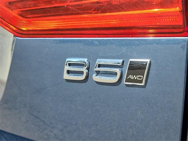 new 2025 Volvo XC60 car, priced at $55,975