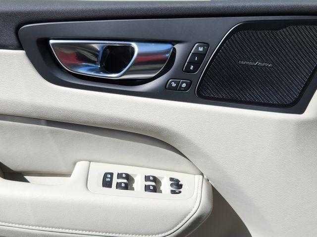 new 2025 Volvo XC60 car, priced at $55,975