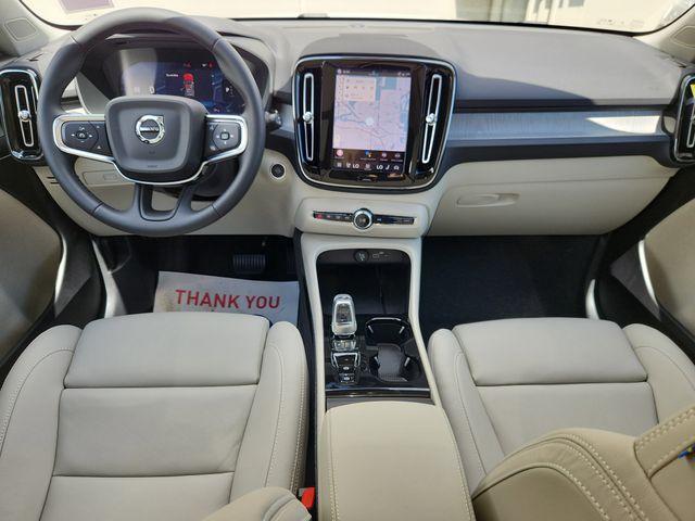 new 2026 Volvo XC40 car