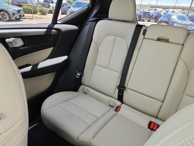 new 2026 Volvo XC40 car