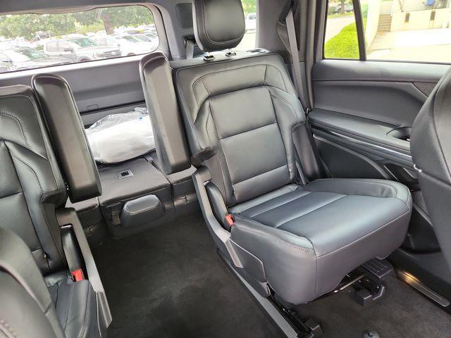 new 2025 Lincoln Navigator car, priced at $101,417