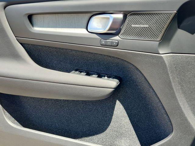 new 2025 Volvo XC40 car, priced at $50,565