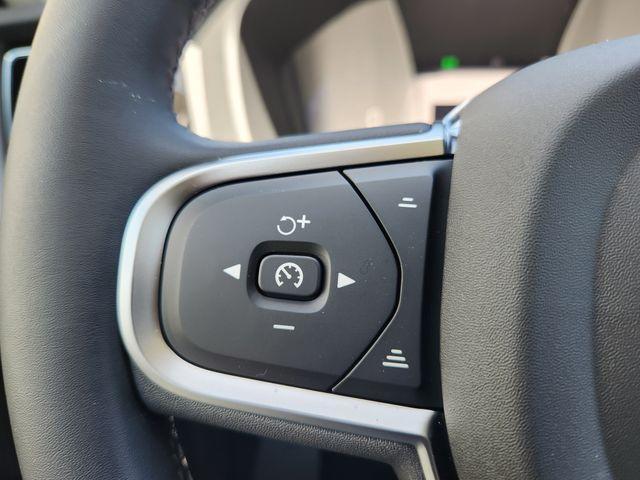 new 2025 Volvo XC60 car, priced at $49,095