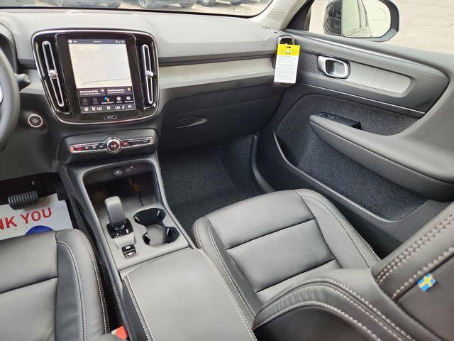 new 2026 Volvo XC40 car