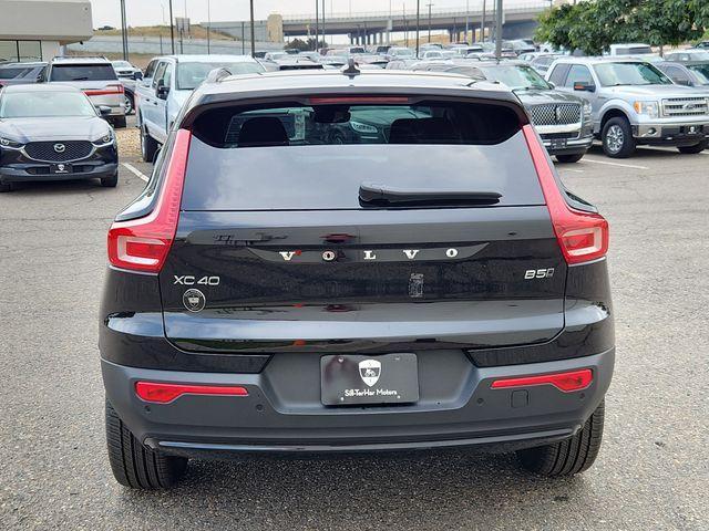new 2026 Volvo XC40 car