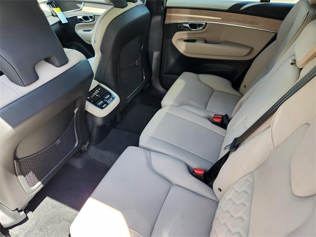 new 2025 Volvo XC90 car, priced at $62,945