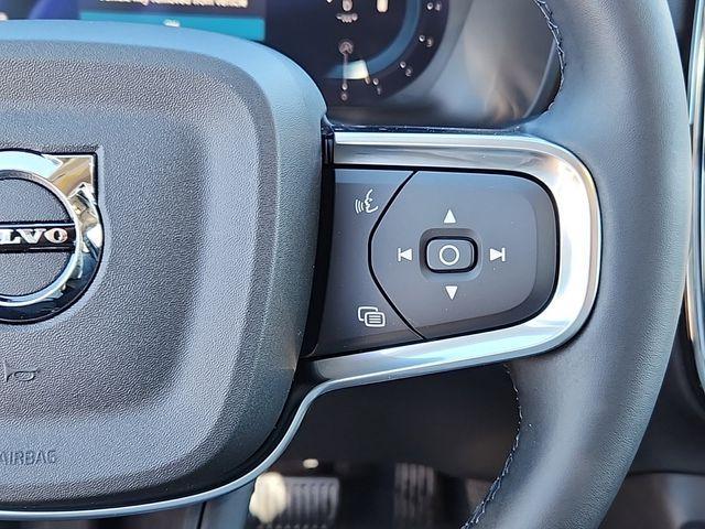 new 2025 Volvo XC40 car, priced at $49,575