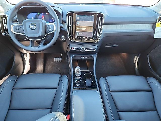 new 2025 Volvo XC40 car, priced at $49,575