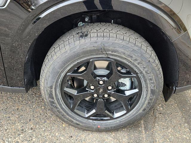 new 2025 Ford Maverick car, priced at $33,395