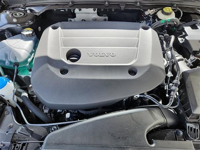 new 2025 Volvo XC40 car, priced at $46,035