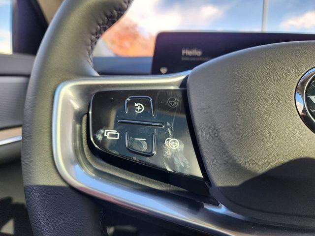 new 2025 Volvo EX90 car, priced at $78,325