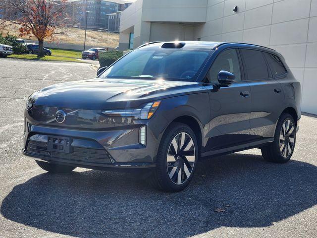 new 2025 Volvo EX90 car, priced at $78,325