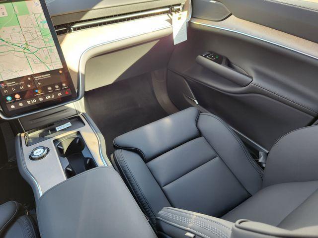 new 2025 Volvo EX90 car, priced at $78,325