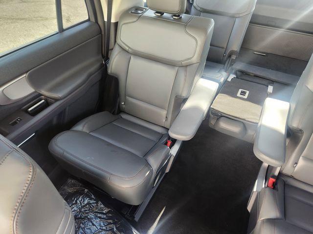 new 2025 Ford Expedition car, priced at $72,970