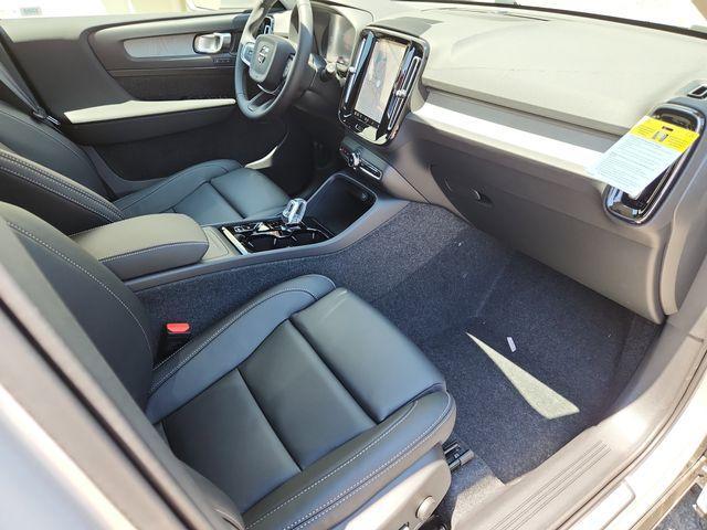 new 2025 Volvo XC40 car, priced at $50,565