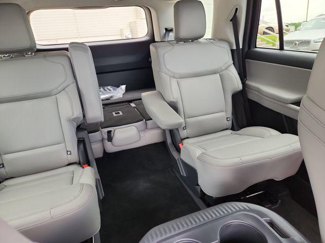 new 2025 Ford Expedition car, priced at $72,225