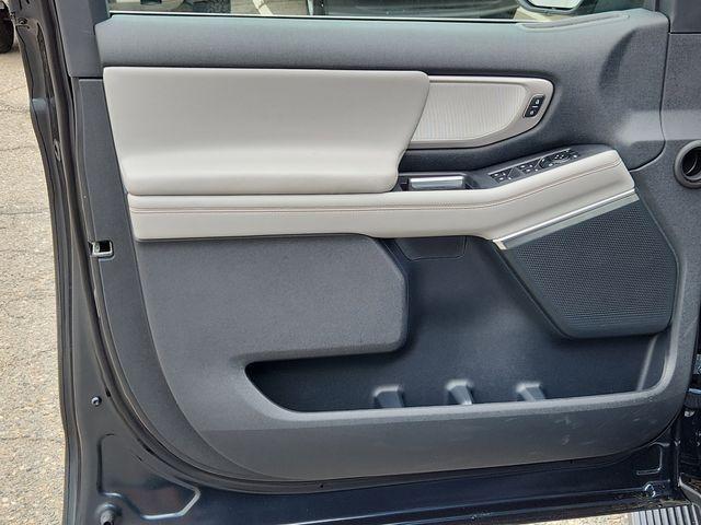 new 2025 Ford Expedition car, priced at $72,225