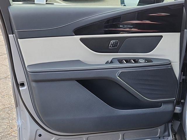 new 2025 Lincoln Nautilus car, priced at $55,336