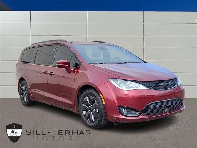 used 2020 Chrysler Pacifica Hybrid car, priced at $23,670