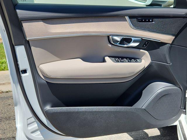 new 2025 Volvo XC90 car, priced at $61,595
