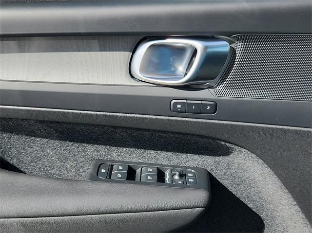 new 2025 Volvo XC40 car, priced at $46,265
